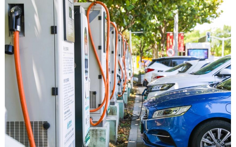 中國(guó)新能源汽車產(chǎn)銷量連續(xù)7年全球居首