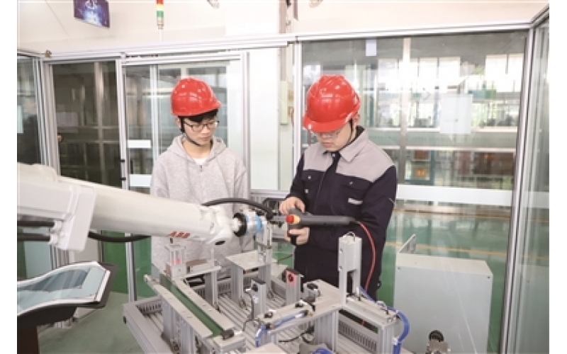 職業(yè)教育熱潮背后： 產(chǎn)教融合效應(yīng)能否延續(xù)？